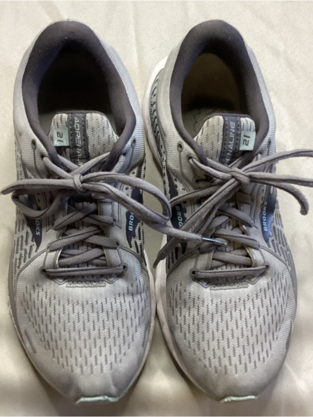 Brooks Adrenaline GTS 21 Women’s Running Shoes Size 7.5 Wide D Gray Sneakers